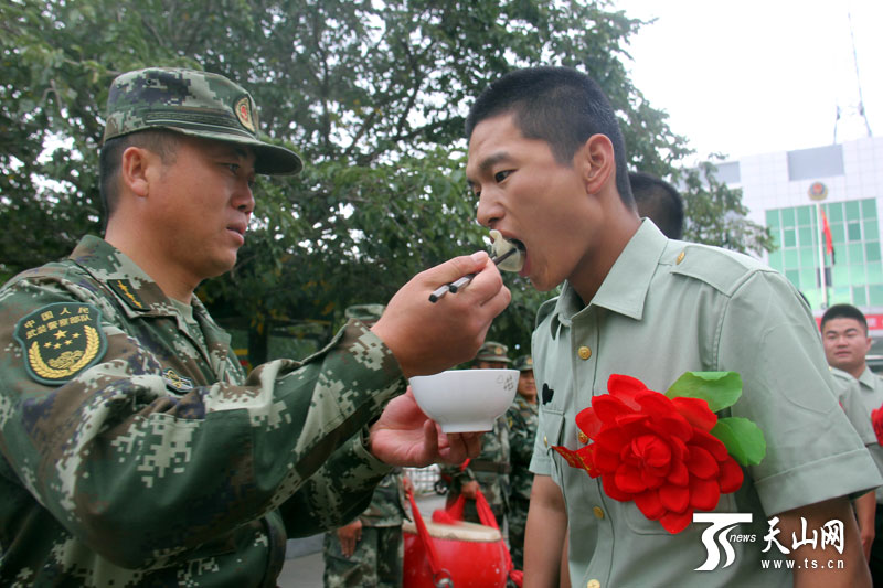 Border veterans say goodbye to military camps in Xinjiang