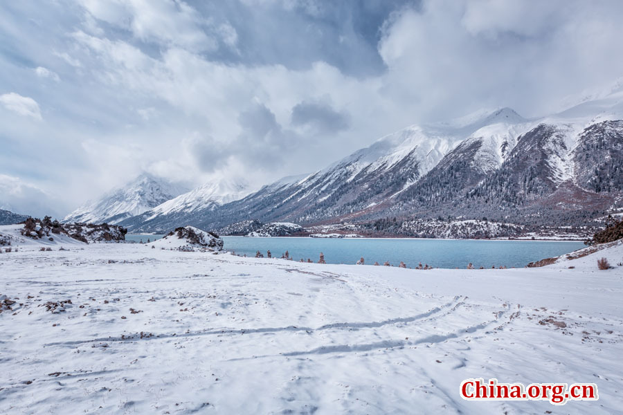 Amazing Ranwu Lake in Tibet