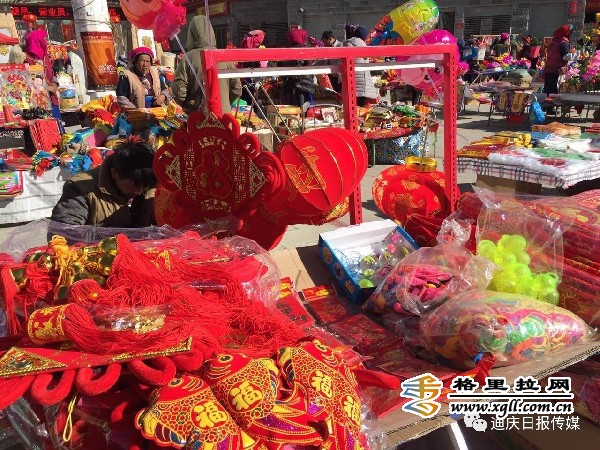 Bustling holiday market at Shangri-La 