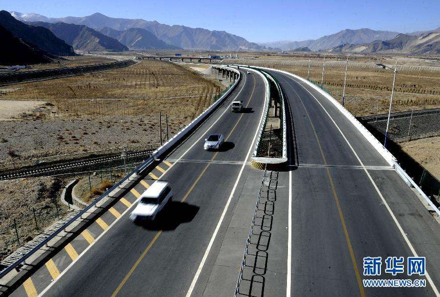 Tibet to build highways in border villages