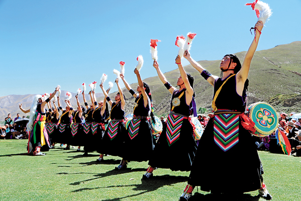  Tibet's Jiuhe Zhuo Dance 