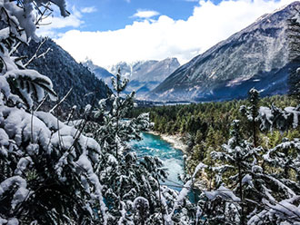 波密雪景