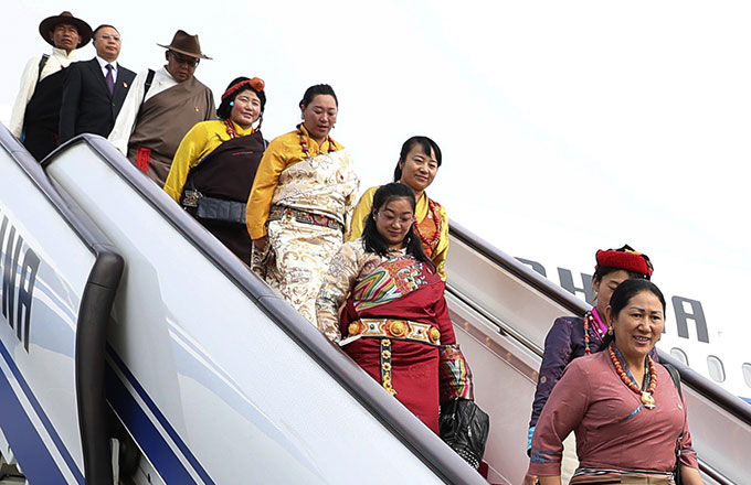 Delegates to CPC national congress arrive in Beijing