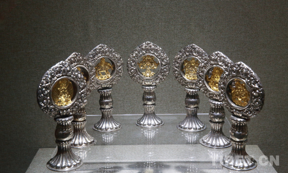 最深情的颂歌：历史见证各族人民心向党