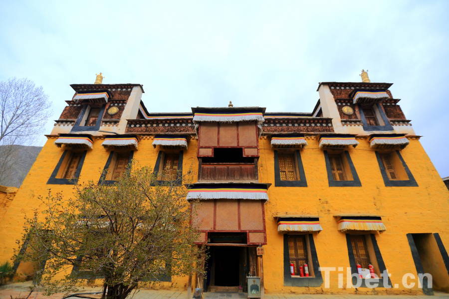 Labrang Monastery uses 300-year-old documents in restoration project