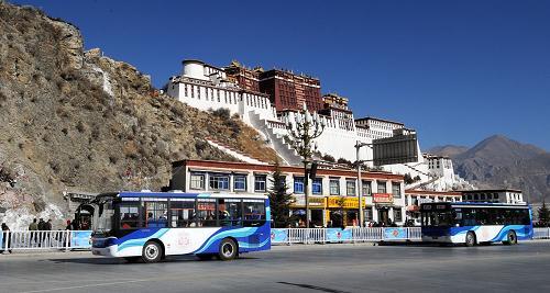 Number of motor vehicles up 73 pct over past five years in Tibet