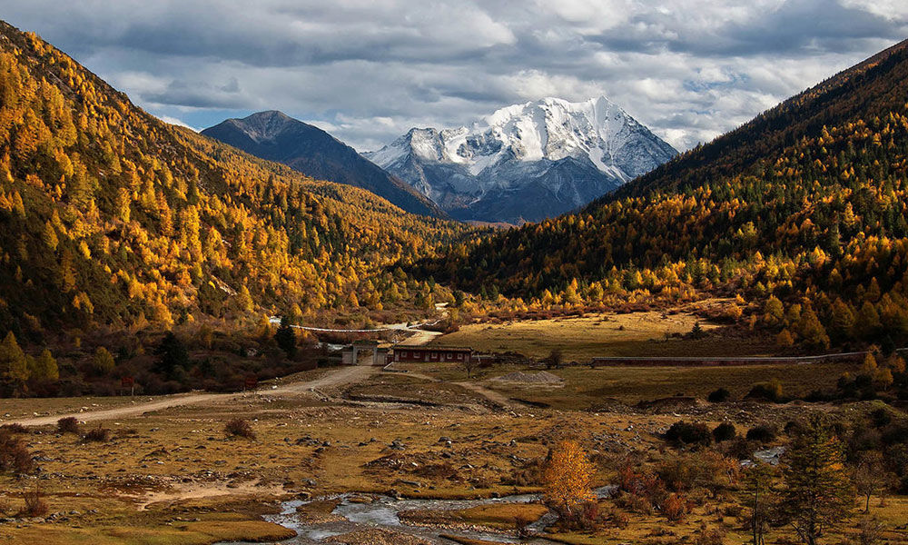 Scenery of Yala Snow Mountain, Sichuan