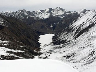 拉姆拉措雪景