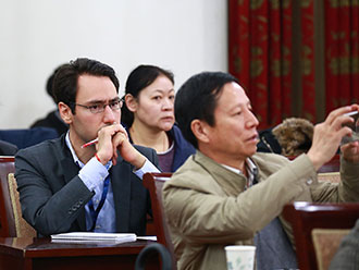媒体记者与藏学专家面对面交流