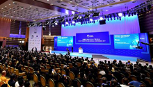  China champions economic globalization, braves challenges