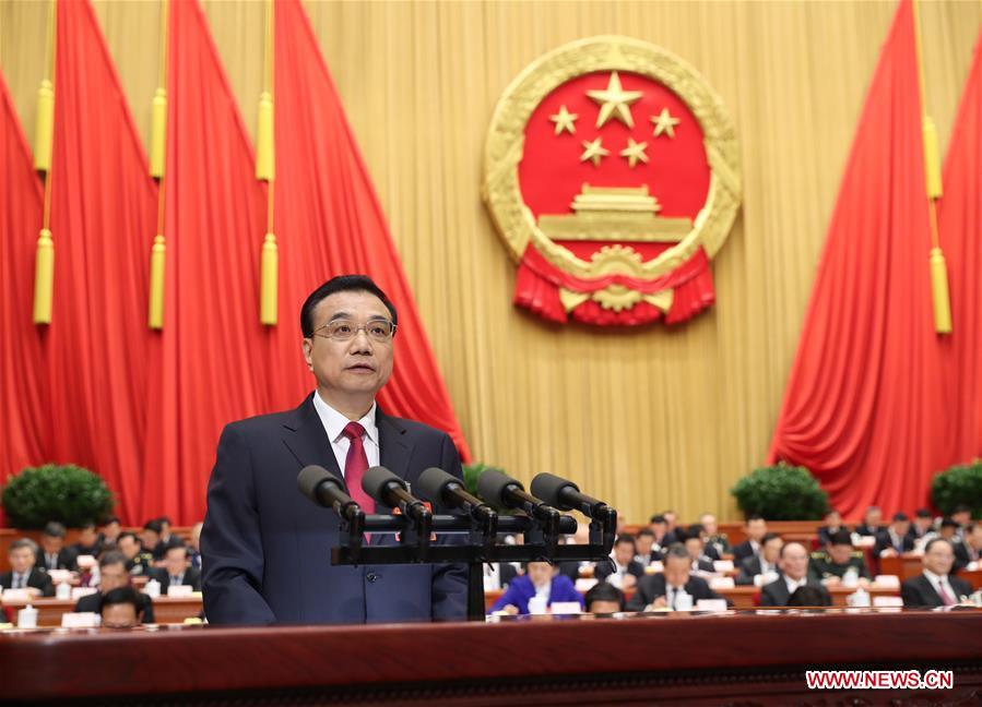 Premier Li Keqiang delivers gov't work report 