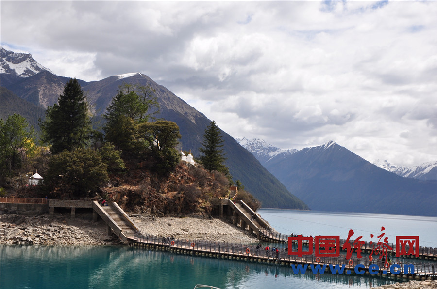 Stunning sights of Draksum Tso Lake 