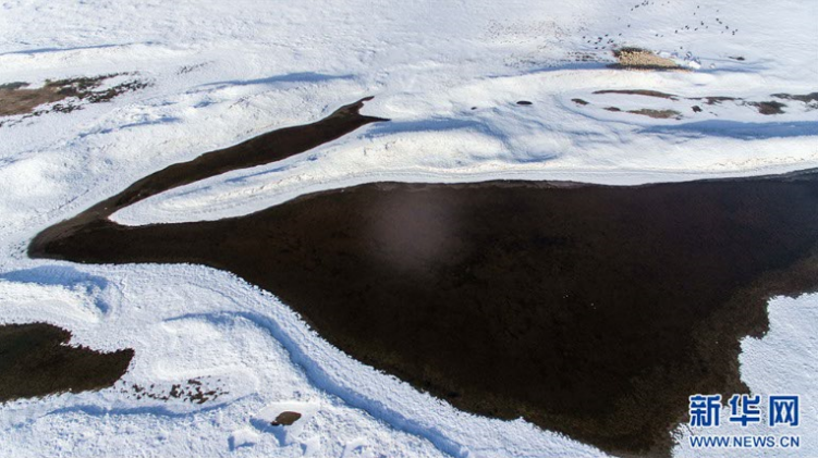 Snow scenery in June in Qinghai 