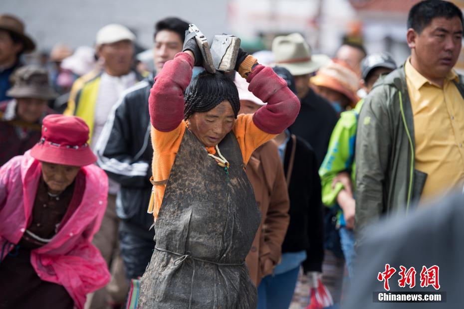 Tibet’s Saga Dawa Festival reaches climax