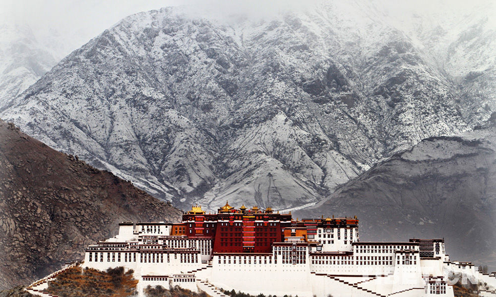 Tibet's Potala Palace embraces modern toilets