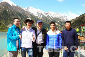 柯潔然烏湖畔綻放燦爛笑容 昌都綠水青山就是金山銀山