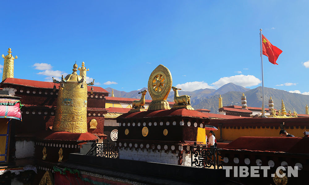 Panchen Lama holds Buddhist services in Tibet