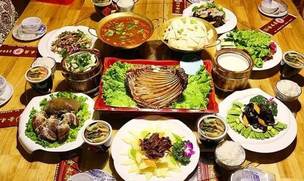 草原蒙餐：舌尖上的民族味道