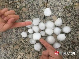 甘肅省甘南州瑪曲縣遭受特大冰雹襲擊