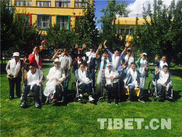 白手起家创立西藏第一所民办学校——记拉萨市岗旋语言学校创办人洛桑巴典