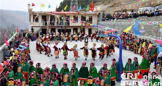 The "Maer" circle dance in southwest China