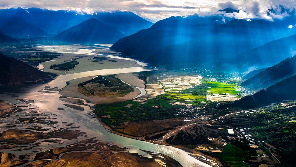 Chinese embassy in India clarifies the cause of water turning black in some sections of the Brahmaputra River