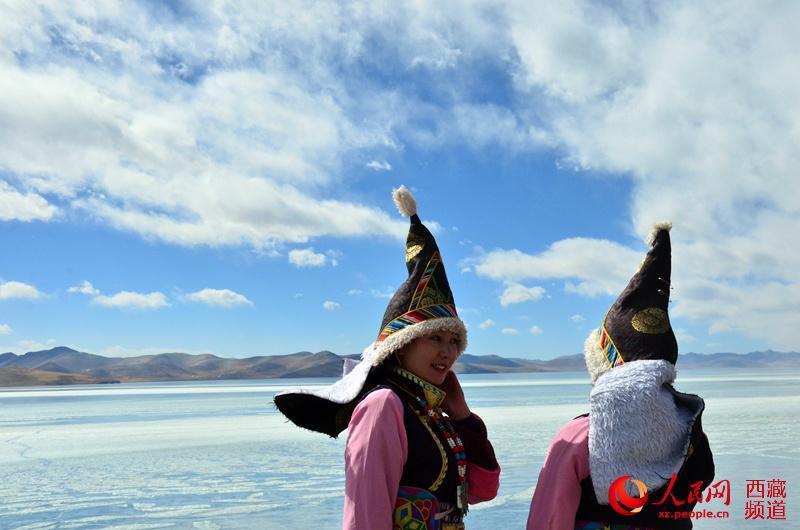 Lake Puma Yumco in winter