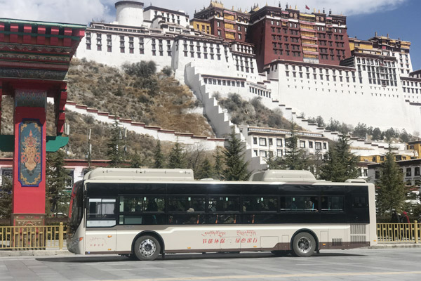 Lhasa rolls out 128 new energy buses