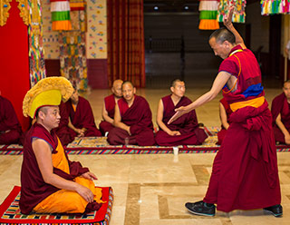 中国藏语系高级佛学院第十四届高级学衔辩经考试在京举行