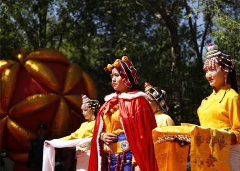 Qinghai veranstaltet Kunstfest zu tibetischer Kultur Qinghai veranstaltet Kunstfest zu tibetischer Kultur