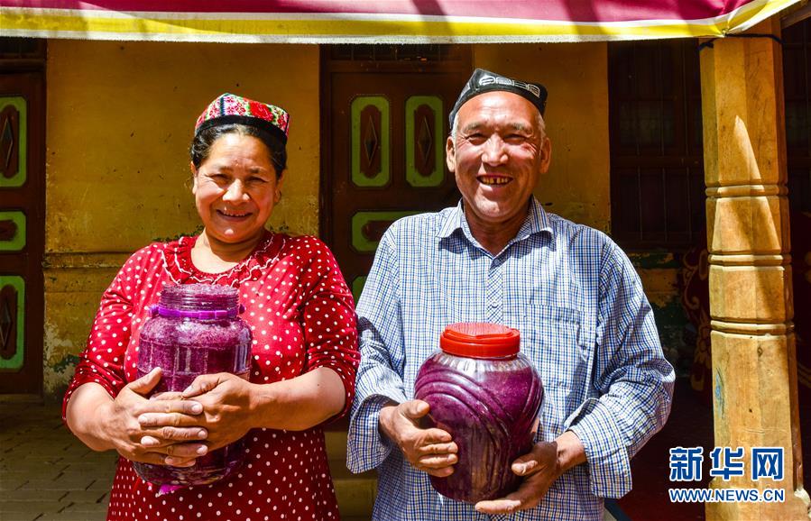 Rosenmarmelade verbessert Einkommen von Bauern in Xinjiang Rosenmarmelade verbessert Einkommen von Bauern in Xinjiang