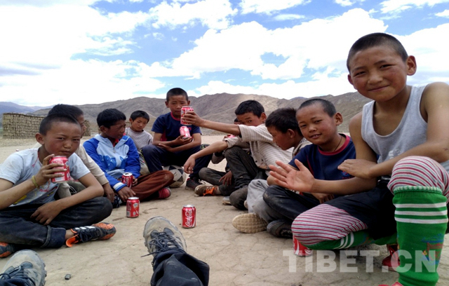 Tibets Fußballnachwuchs: Die jungen Kicker vom Dach der Welt Tibets Fußballnachwuchs: Die jungen Kicker vom Dach der Welt