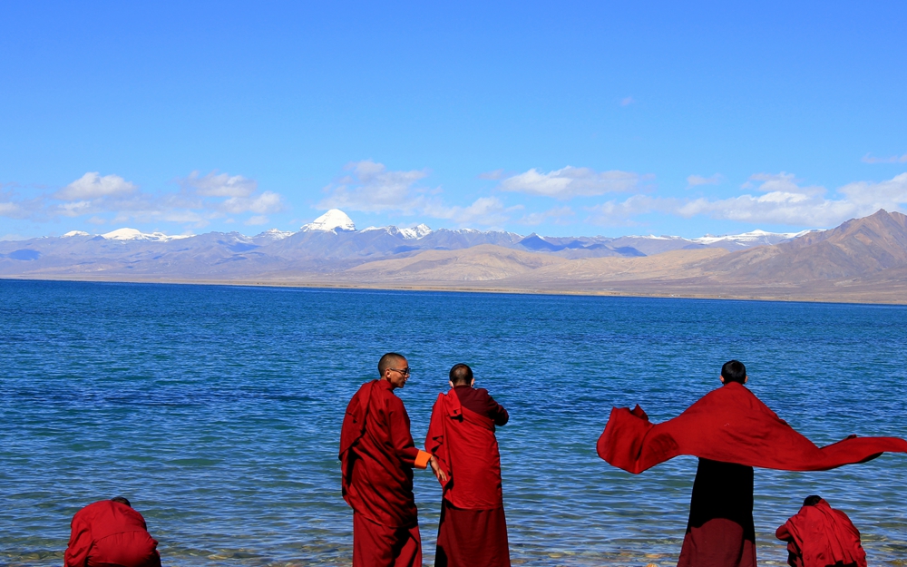 去西藏遇见最美的“措”