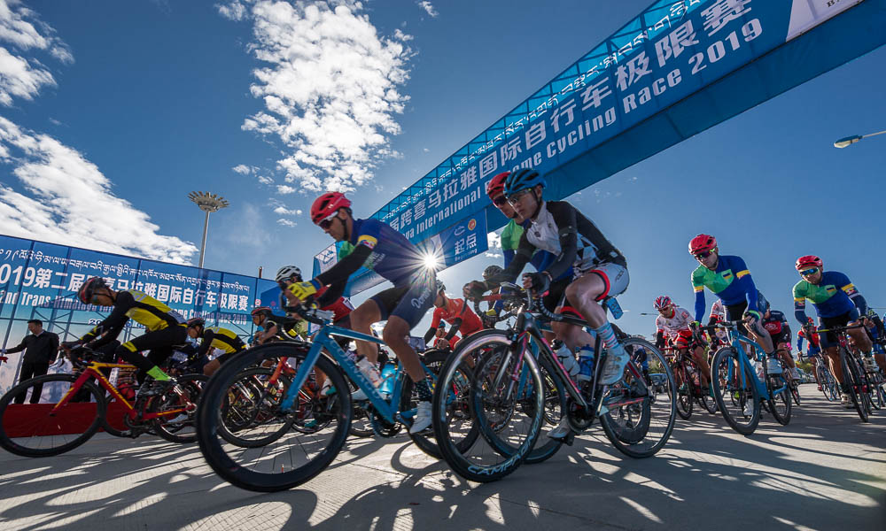 从藏源山南到“日光城”拉萨，第二届跨喜马拉雅国际自行车极限赛第二赛段现场