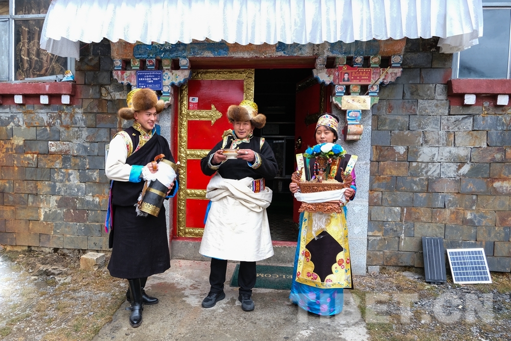新春走基层丨西藏玉麦乡村民欢庆藏历新年