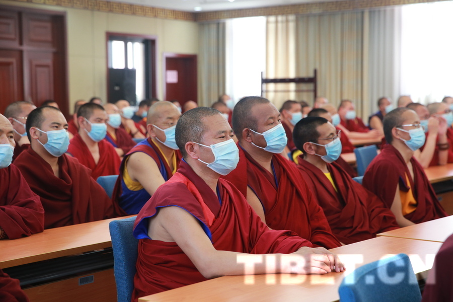 中国藏语系高级佛学院举行2019级、2020级高级学衔班毕业典礼