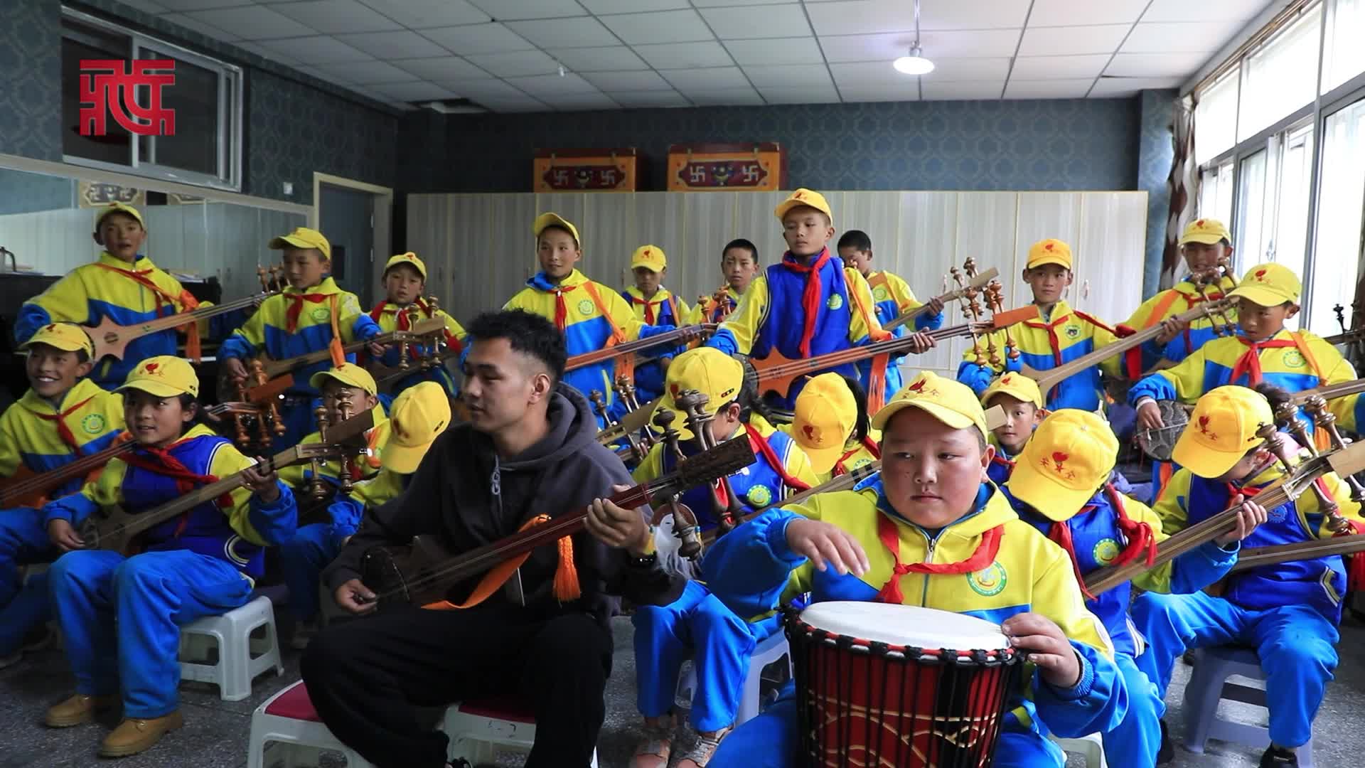 【“趣”看西藏】怒江河畔音乐课：儿童扎木念弹唱格桑拉