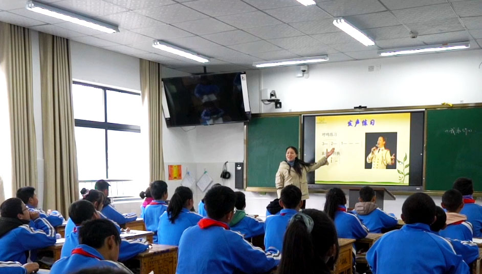 扎洛谈西藏寄宿制学校：特点鲜明  充满人性关怀
