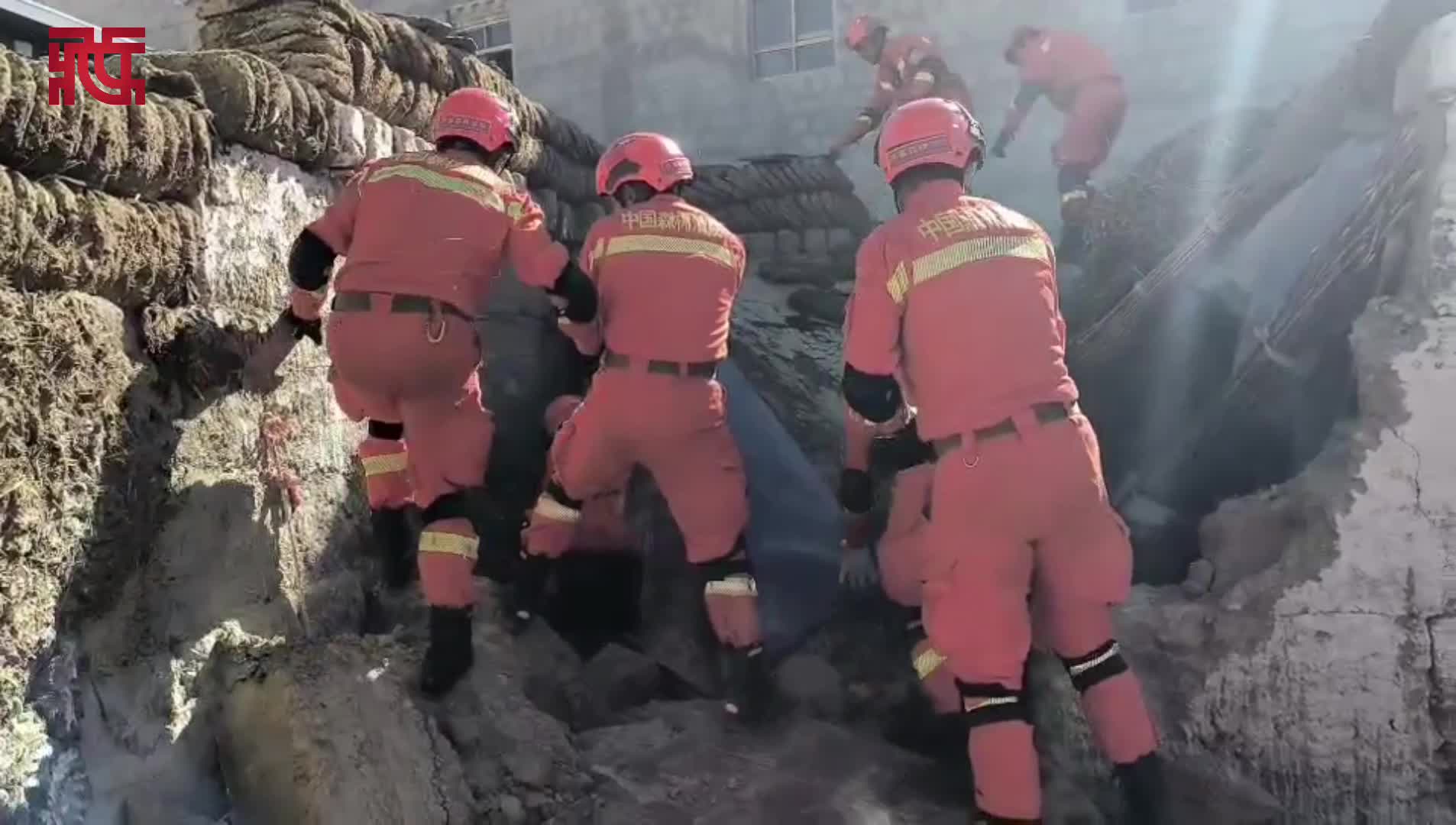 西藏定日6.8级地震｜勇毅逆行 全力救援 托举生命