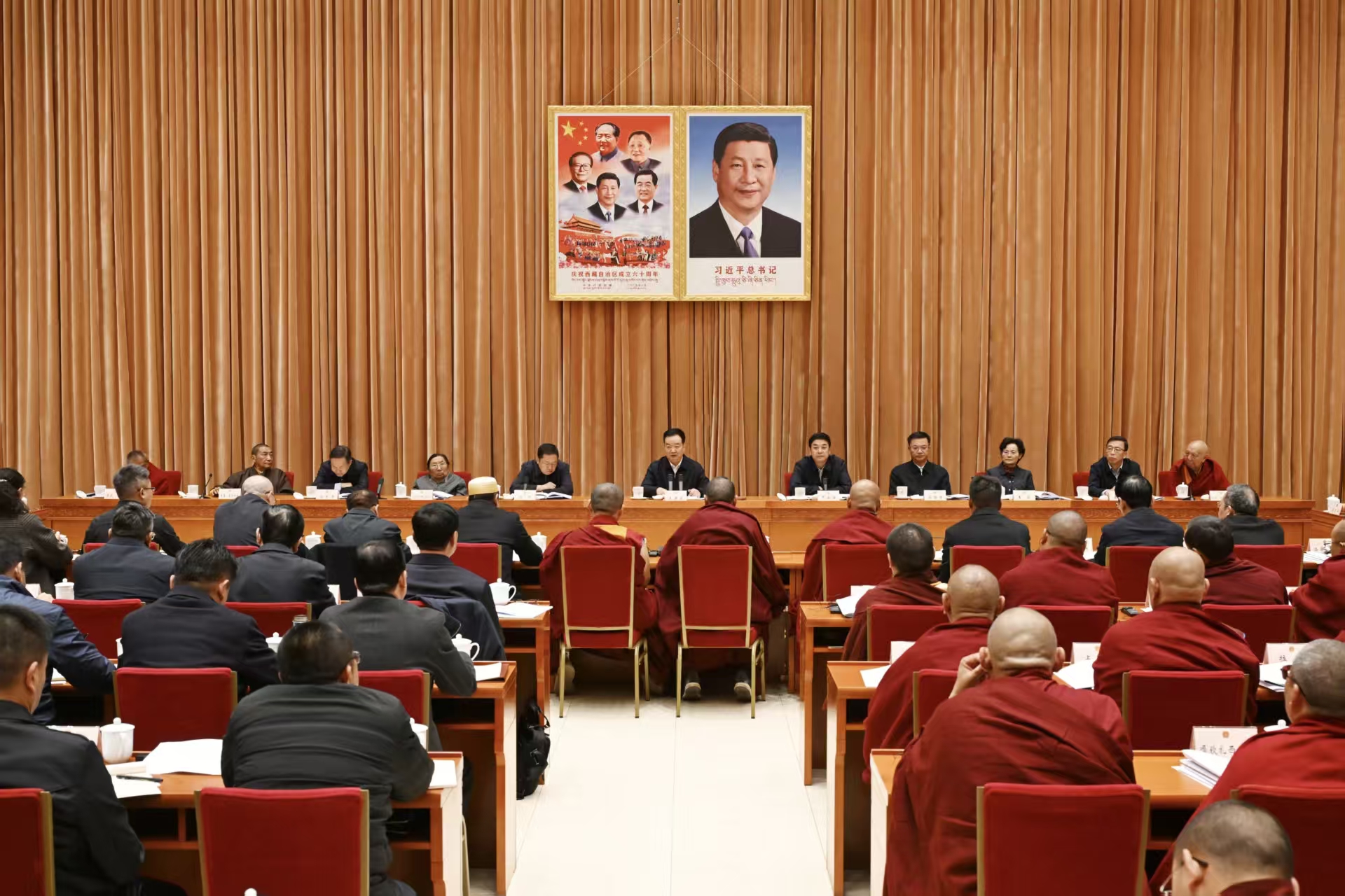 王君正主持召開自治區(qū)宗教立法座談會