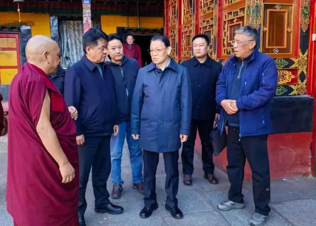 斯朗尼玛赴拉萨市宗教领域宣讲党的二十届四中全会精神 调研寺庙管理和文物保护工作