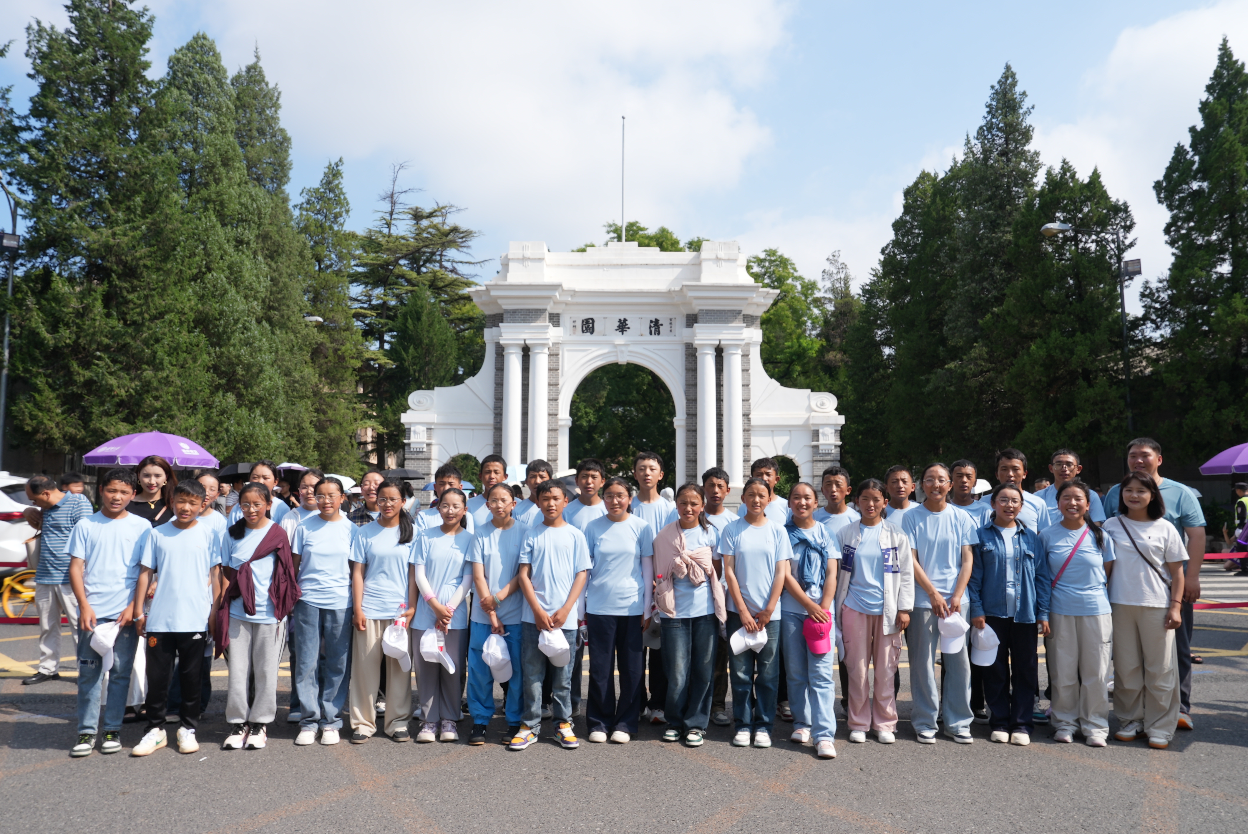 日喀则定日县学生登长城访清北 千里研学筑梦北京