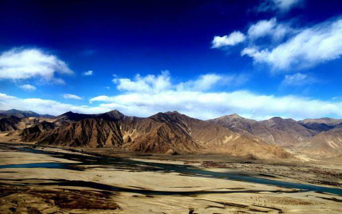 凝心聚力共奋进 同心筑梦谱新篇——2025年统一战线服务中国式现代化征程回顾