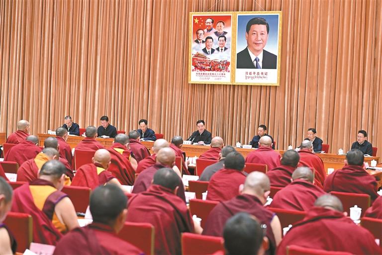  王君正在全区宗教界代表人士座谈会上强调 坚决贯彻党的宗教工作基本方针 积极引导藏传佛教与社会主义社会相适应