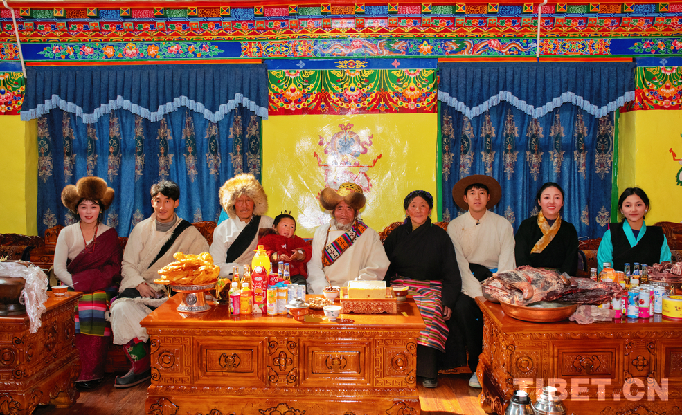 【新春走基层】一张全家福  定格西藏百姓最幸福的笑脸