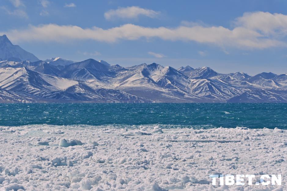 西藏纳木错的冬日风光