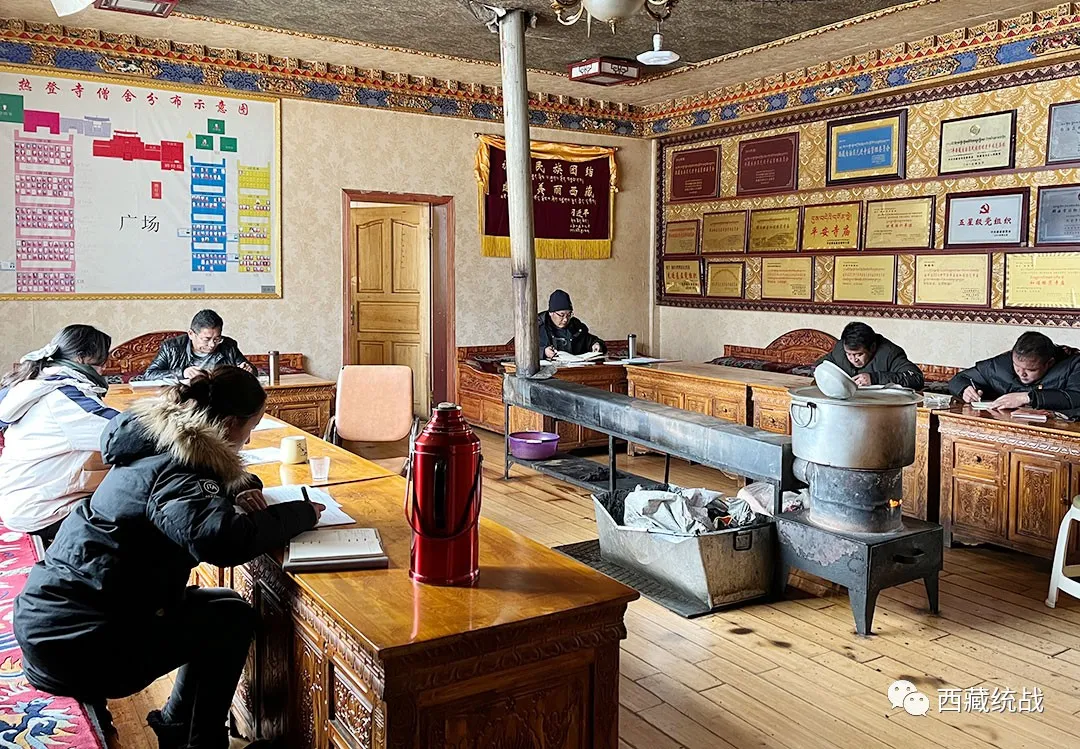 索县荣布热登寺管委会深入学习王君正书记在西藏佛学院和哲蚌寺 色拉寺调研时的讲话精神