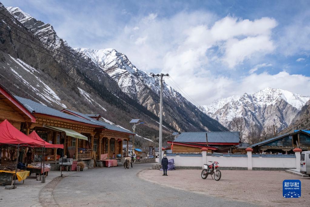 西藏波密：冰川旅游帶動村民致富