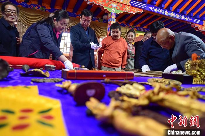 西藏布达拉宫接收170余件（套）个人捐赠收藏文物