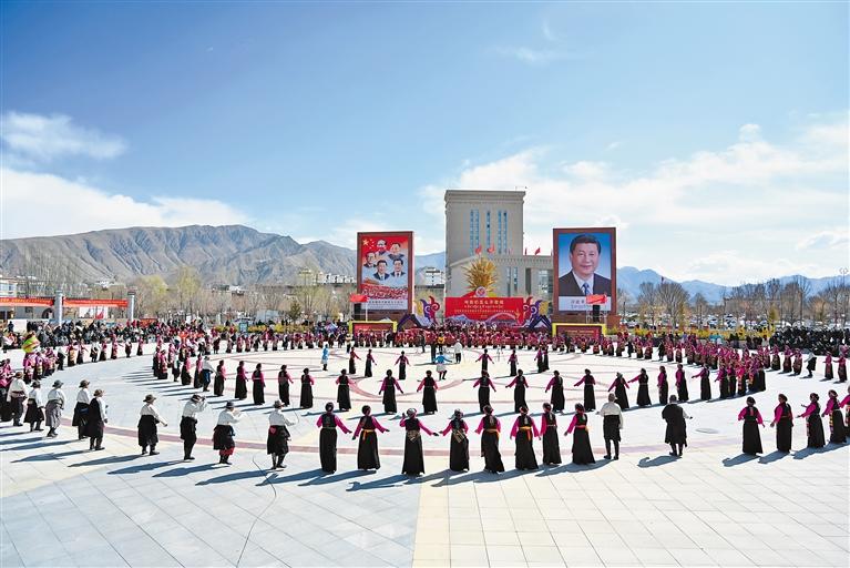 “叫我們怎么不歌唱”——日喀則市隆重紀(jì)念西藏百萬農(nóng)奴解放64周年